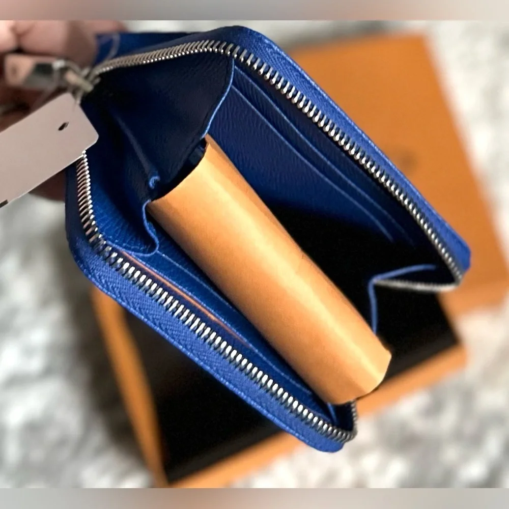 ‼️RARE‼️🎸💯AUTH. TOD’S🎸🔥NWT🔥Small Blue Pebbled Leather Zip Around Wallet - Picture 13 of 15